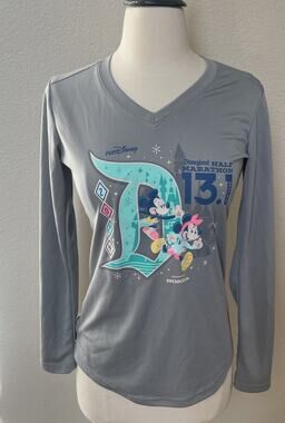 runDisney 2024 Disneyland XS Half Marathon Finisher's Shirt Size Women's Sports